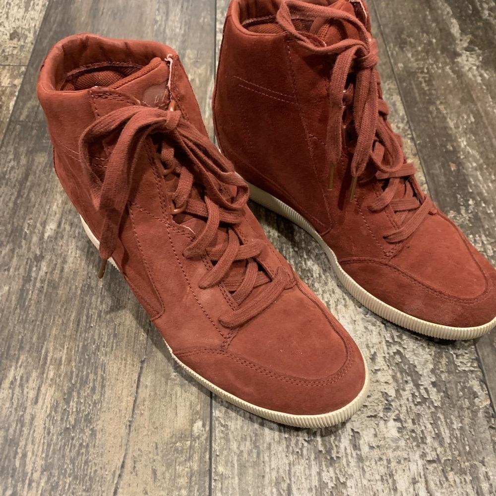 Sorel Women's Wedges in Rust Red